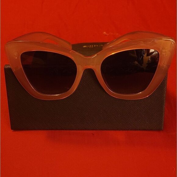 PINK CATSEYE GRADIENT SUNGLASSES main image 4